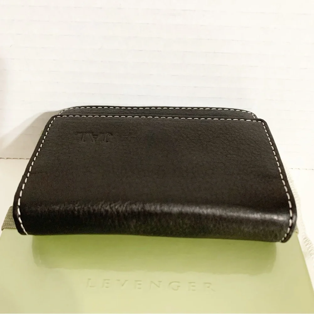 NWOT Levenger Bomber Jacket Pebbled Leather Card Holder Contrast Stitching Black